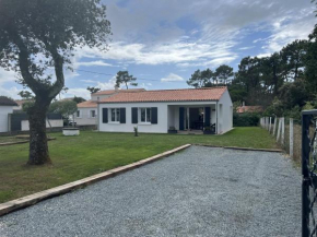 Grande maison entre plage et foret